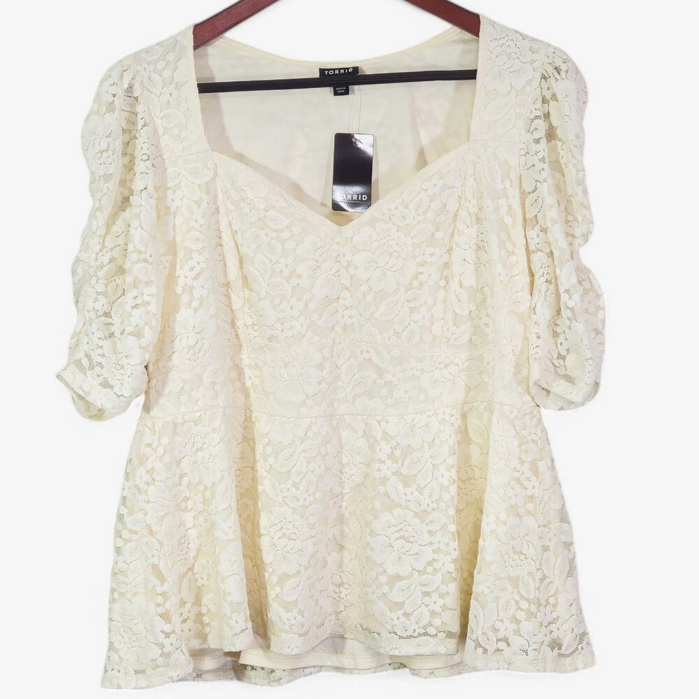 Torrid Blouse Size 12 Floral Lace Peplum Romantic Boho Cream Plus NWT
